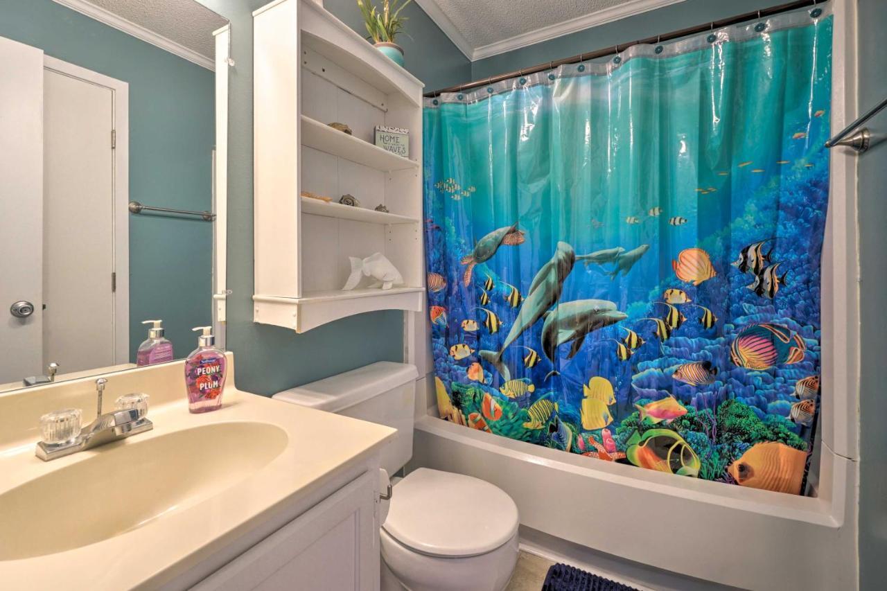 Condo With Balcony And Pool Walk To 2 Beach Accesses! Carolina Beach Exterior photo