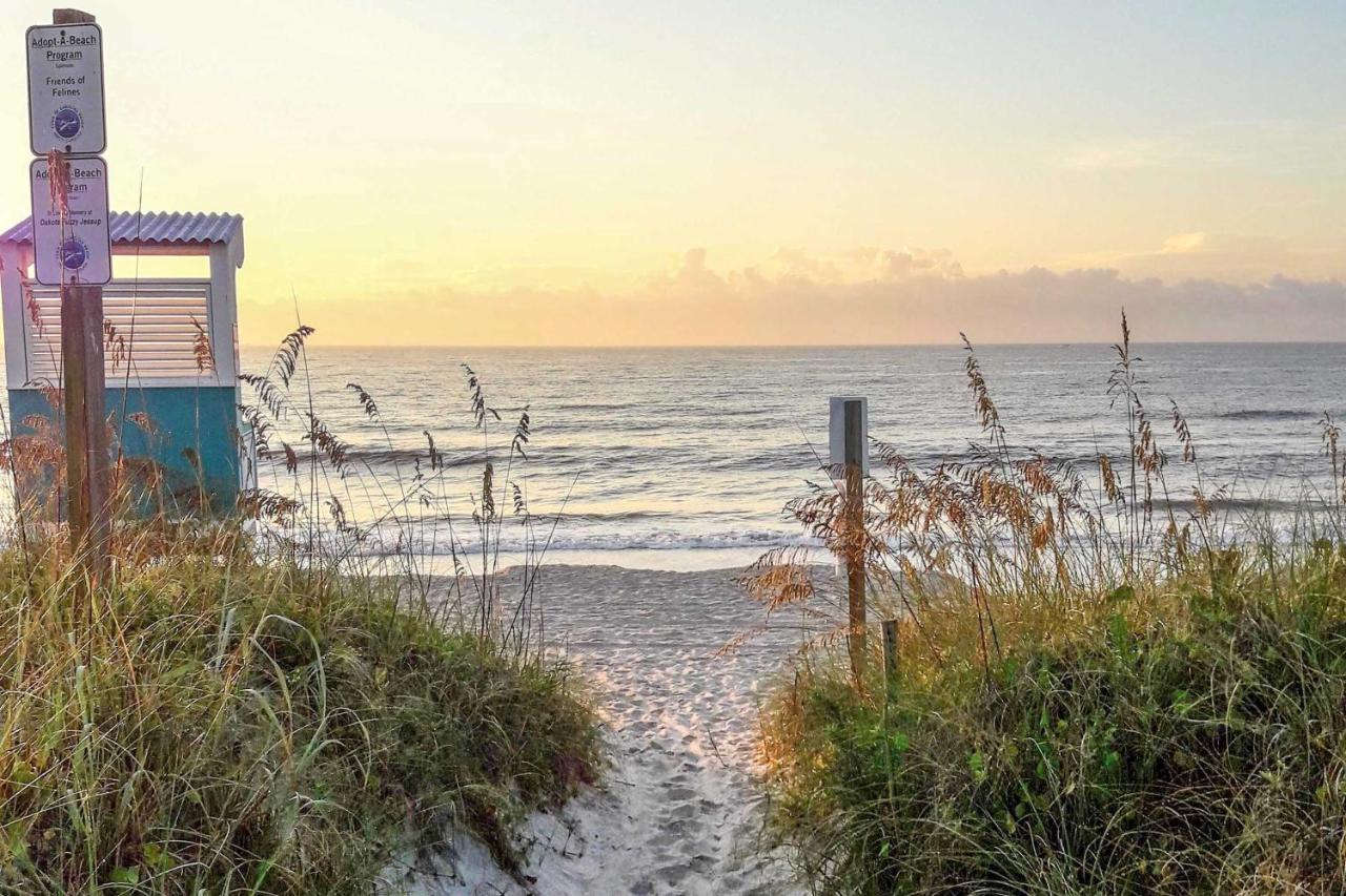 Condo With Balcony And Pool Walk To 2 Beach Accesses! Carolina Beach Exterior photo